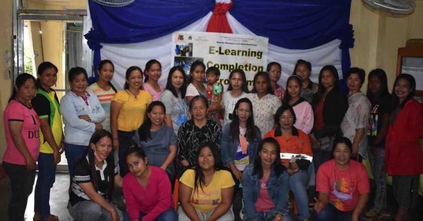 ALS students complete basic computer course in Quezon town